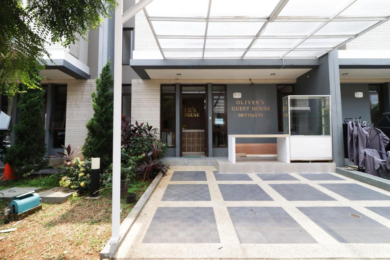 Oliver'S Guest House Tangerang Exterior foto